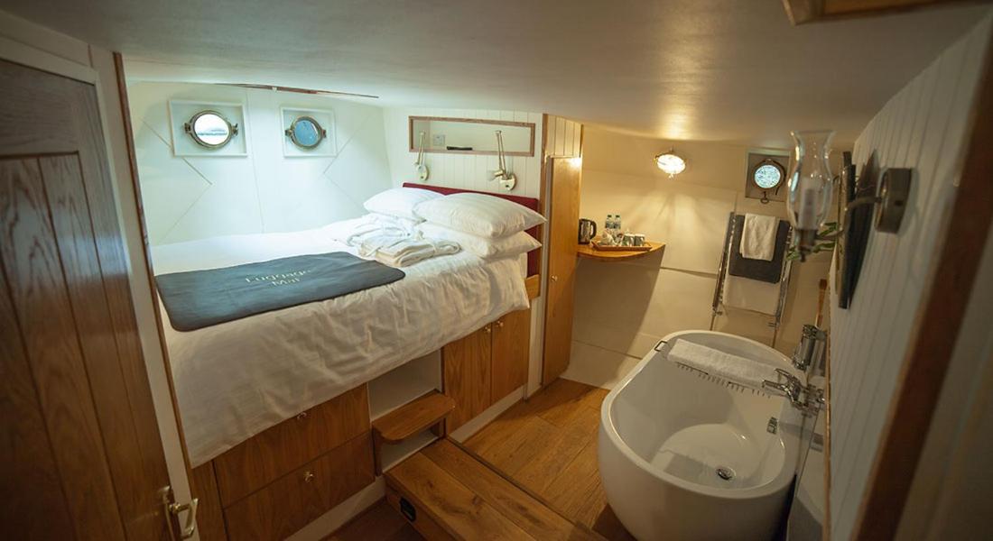 Hotel Barge Waternimf イーリー エクステリア 写真